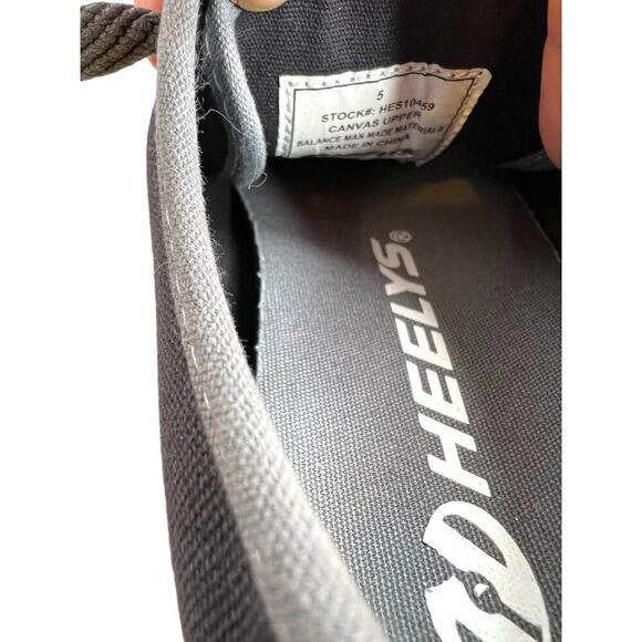 HEELEYS Wheeled Sneakers in Black canvas Gray TZzasrim Unisex Size 5 Big Kid - Picture 8 of 9